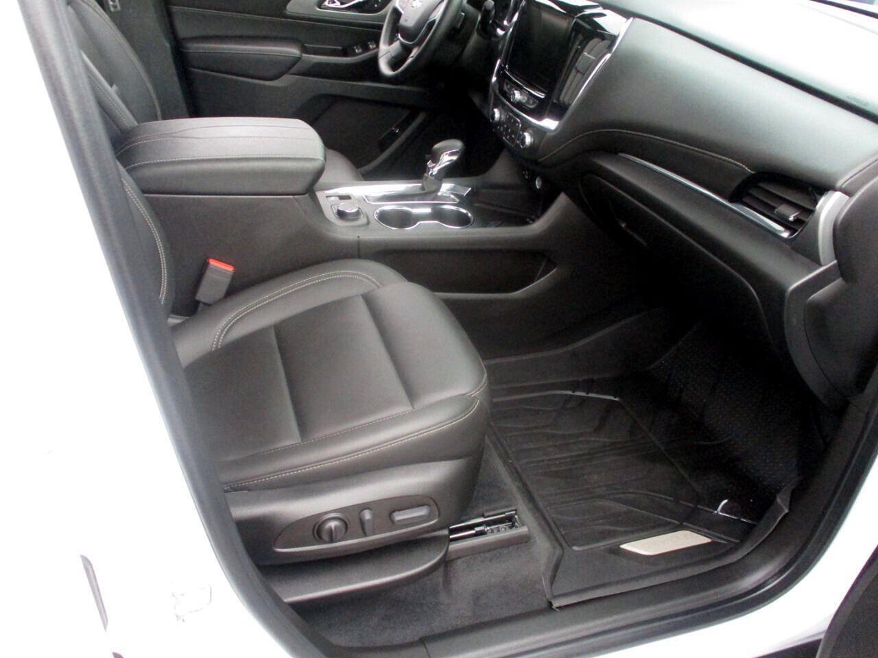 Used 2023 Chevrolet Traverse LT AWD/4WD image 12