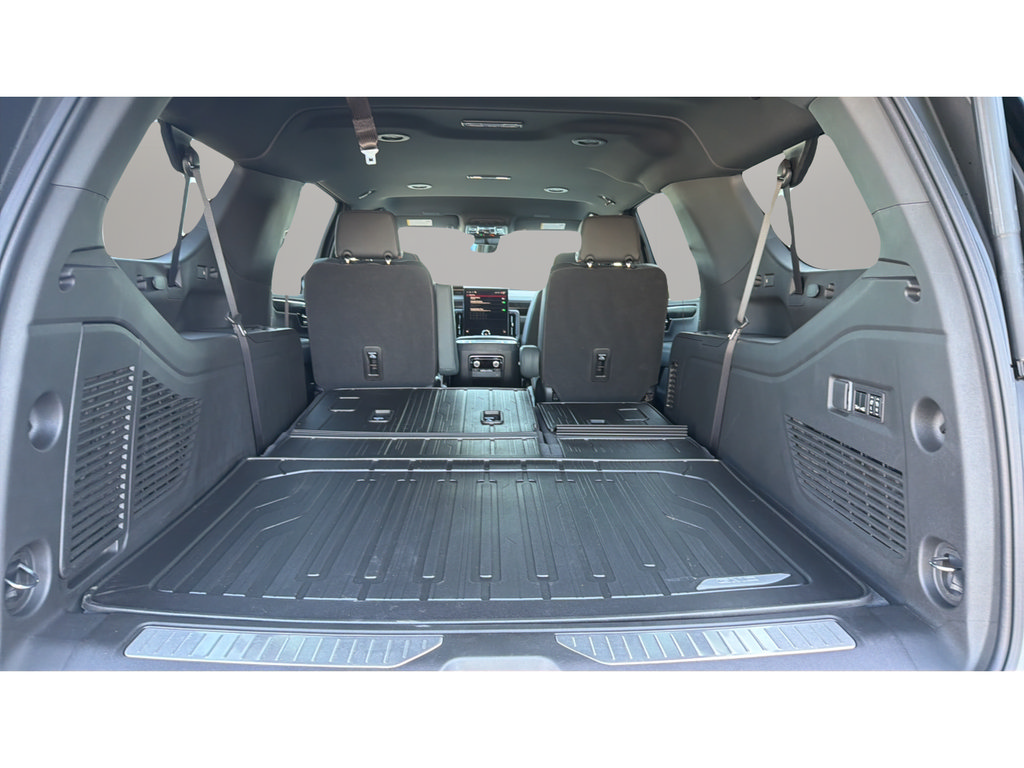 Used 2026 GMC Yukon XL AT4 w/ Premium Trailering Package AWD/4WD image 14