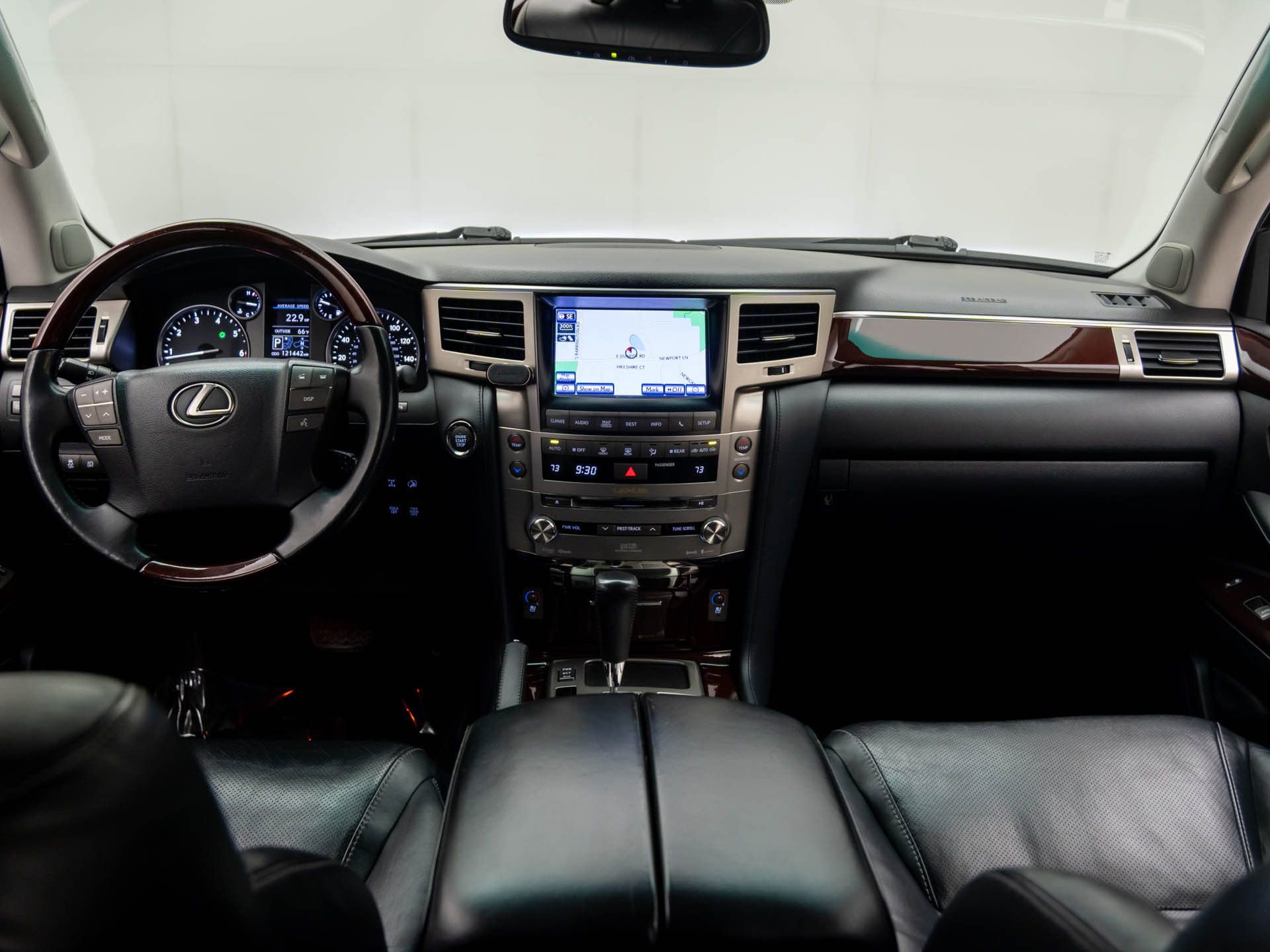 Used 2014 Lexus LX 570 4WD w/ Luxury Package image 11