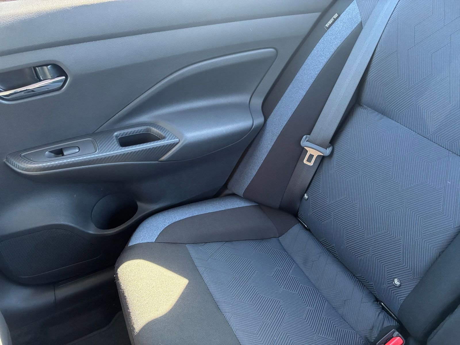 Used 2025 Nissan Versa SV FWD image 37