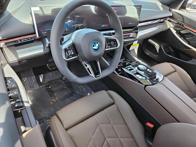 New 2026 BMW i5 eDrive40 w/ M Sport Package RWD image 3