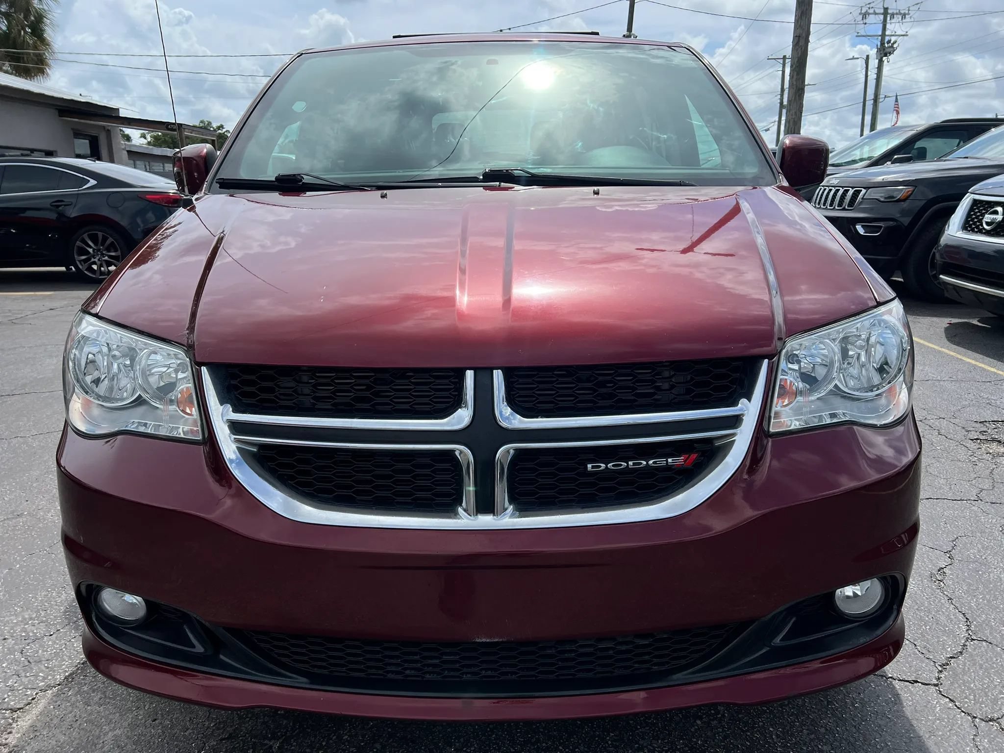 Used 2018 Dodge Grand Caravan SXT FWD image 3