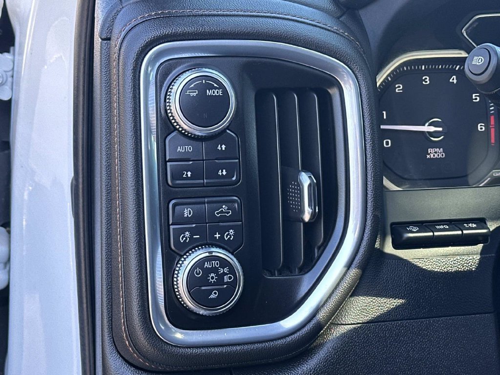 Used 2022 GMC Sierra 2500 AT4 w/ AT4 Preferred Package AWD/4WD image 26