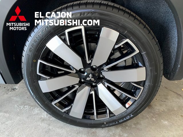 New 2025 Mitsubishi Outlander SEL image 6