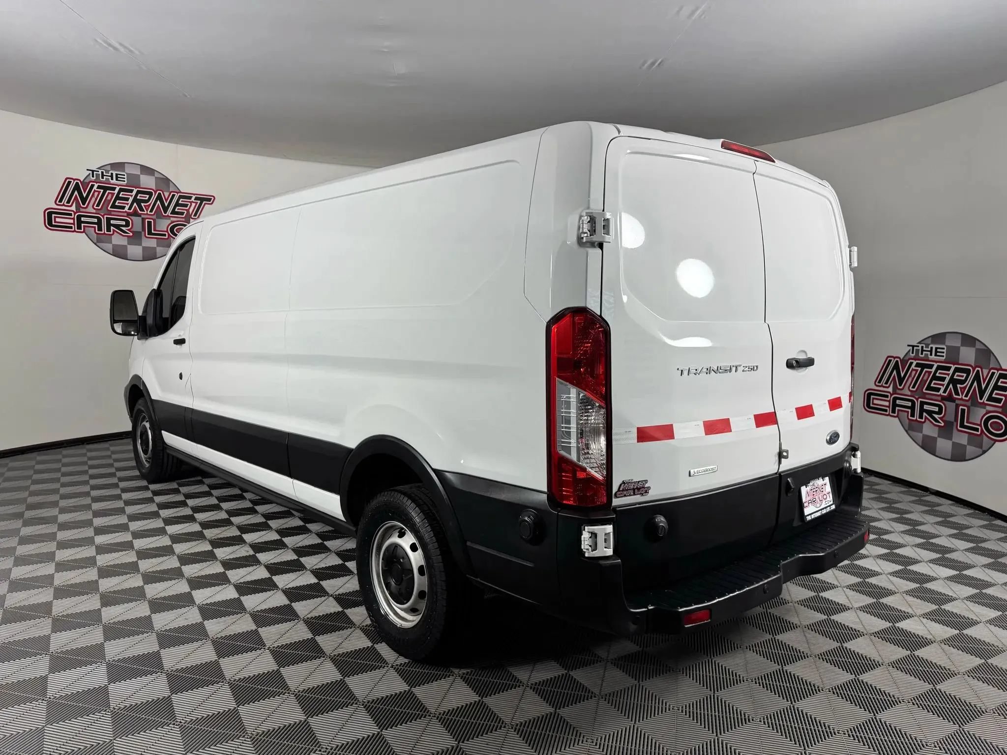Used 2019 Ford Transit 250 148 Low Roof RWD image 5