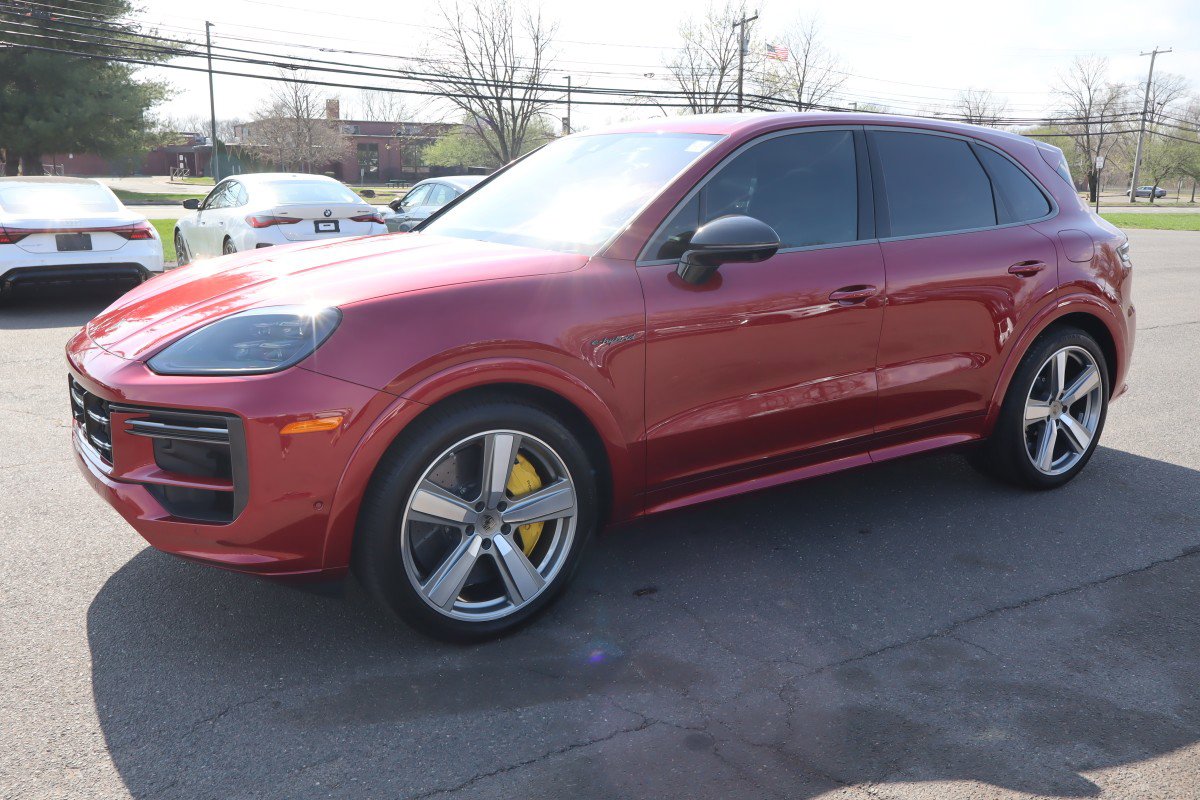 Used 2025 Porsche Cayenne Turbo AWD/4WD image 1