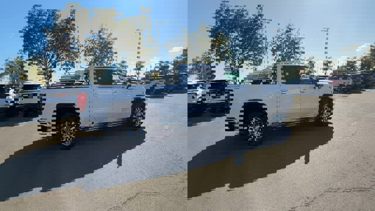 Used 2022 GMC Sierra 1500 SLT w/ SLT Premium Plus Package image 7