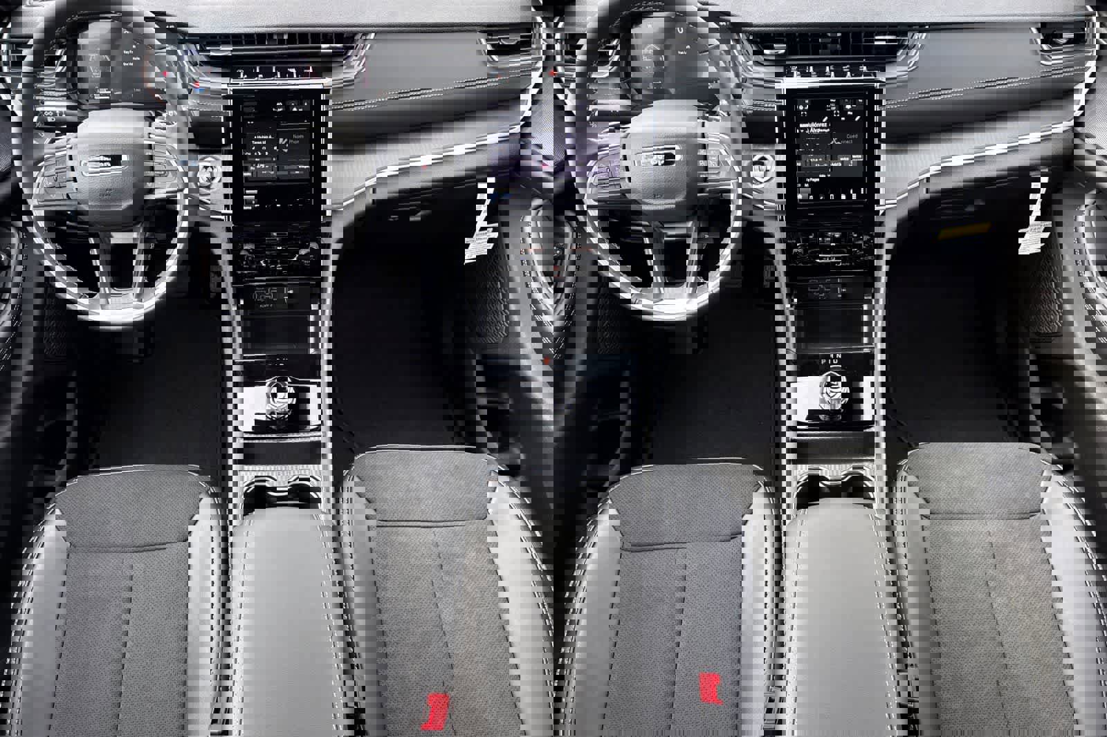 New 2025 Jeep Grand Cherokee Altitude image 3