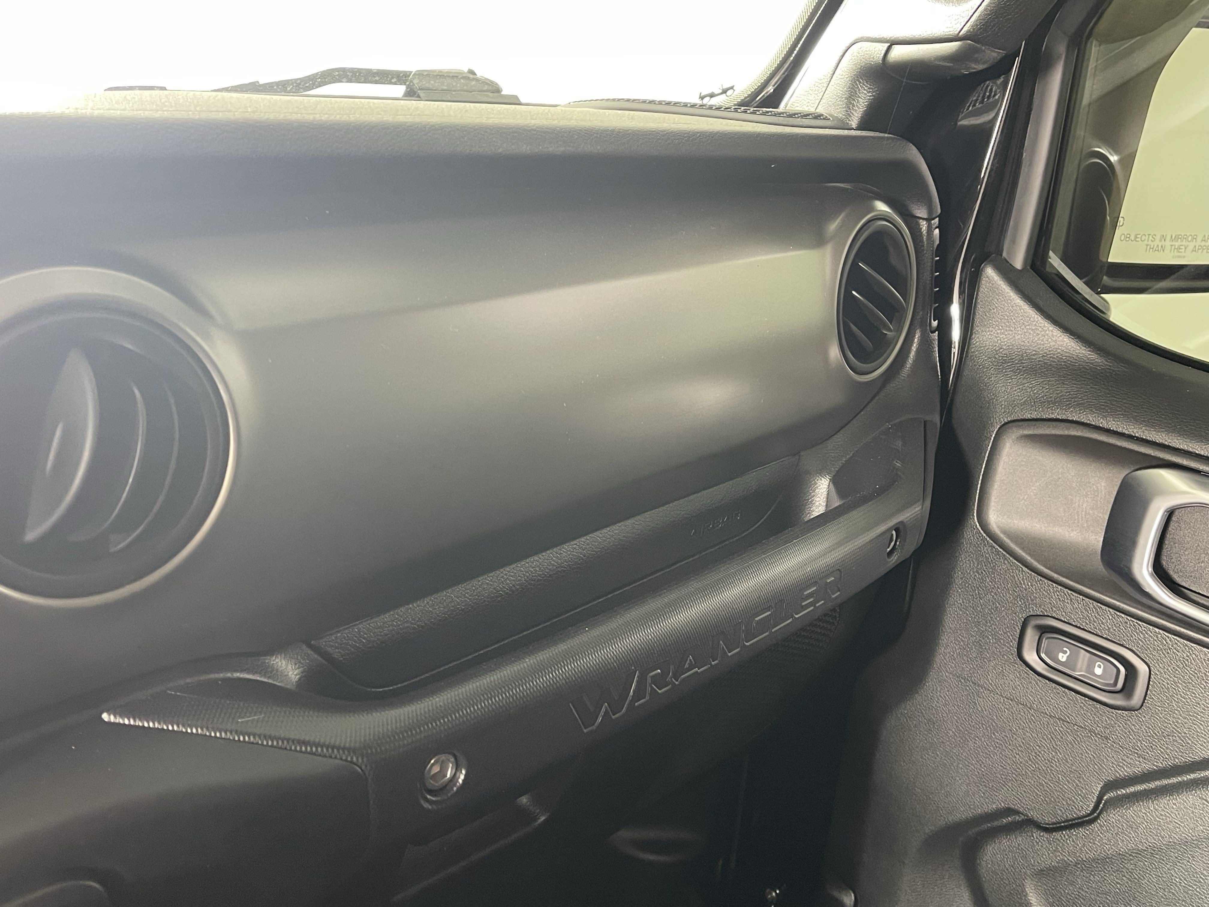 Used 2019 Jeep Wrangler Sport AWD/4WD image 18