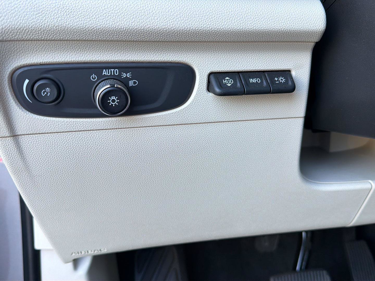 Used 2022 Buick Envision Avenir w/ Technology Package II FWD image 20