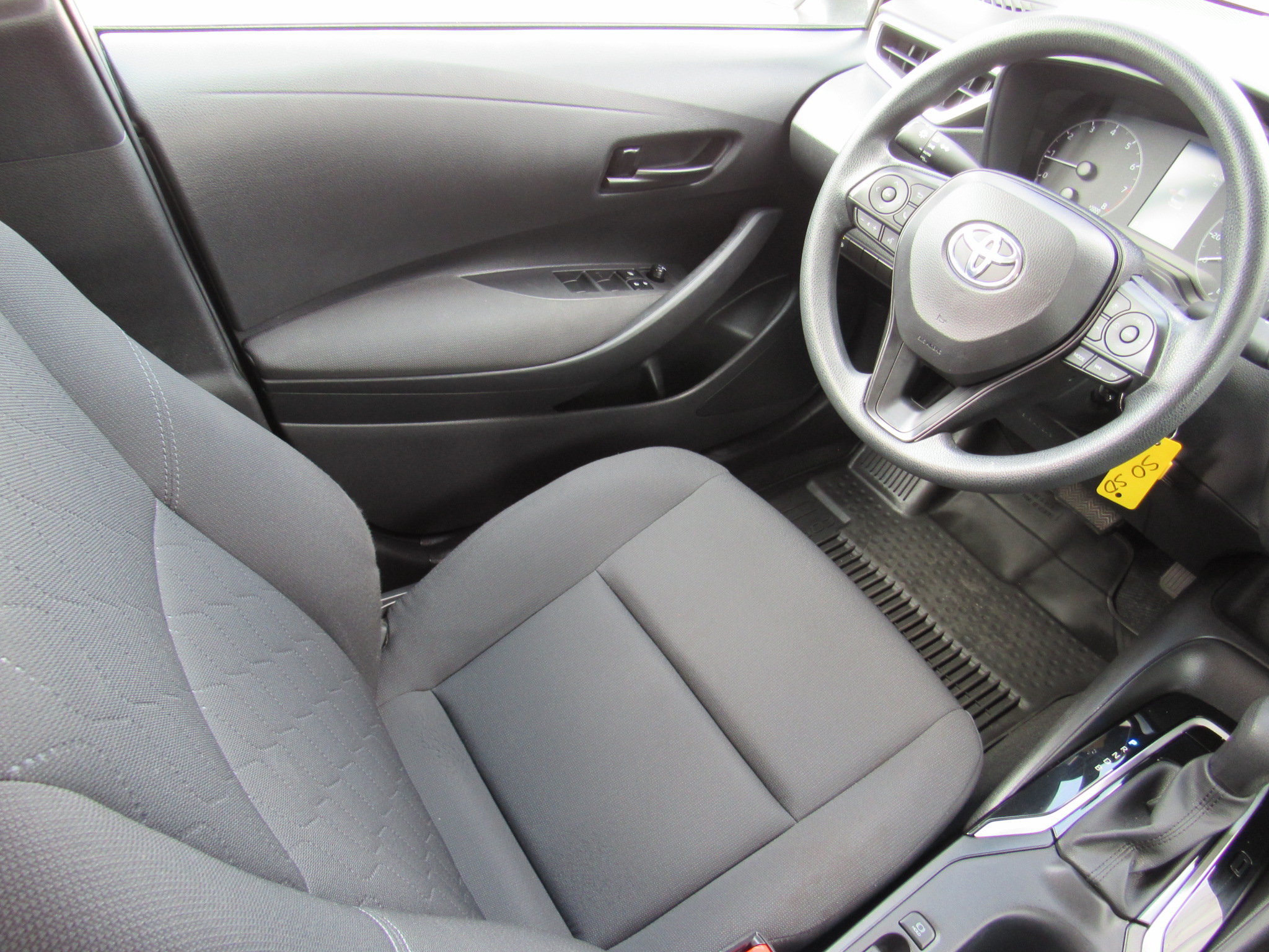 Used 2024 Toyota Corolla LE FWD image 28