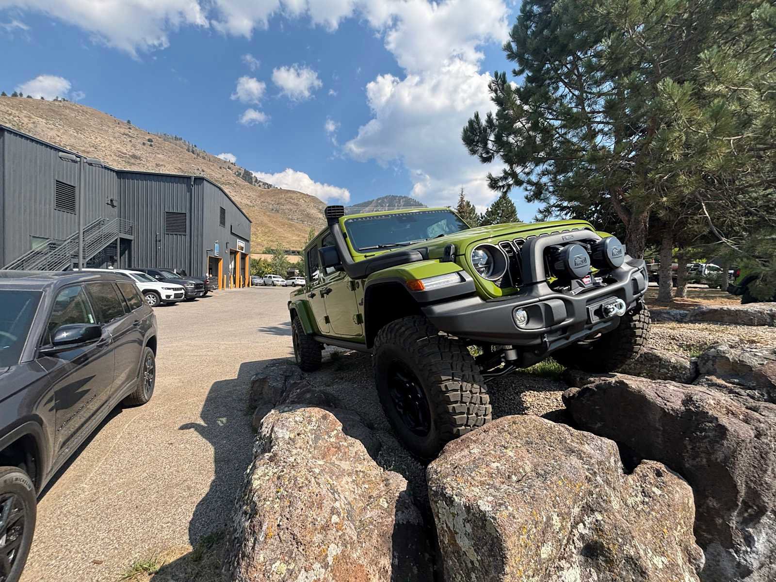 New 2025 Jeep Gladiator Rubicon image 12