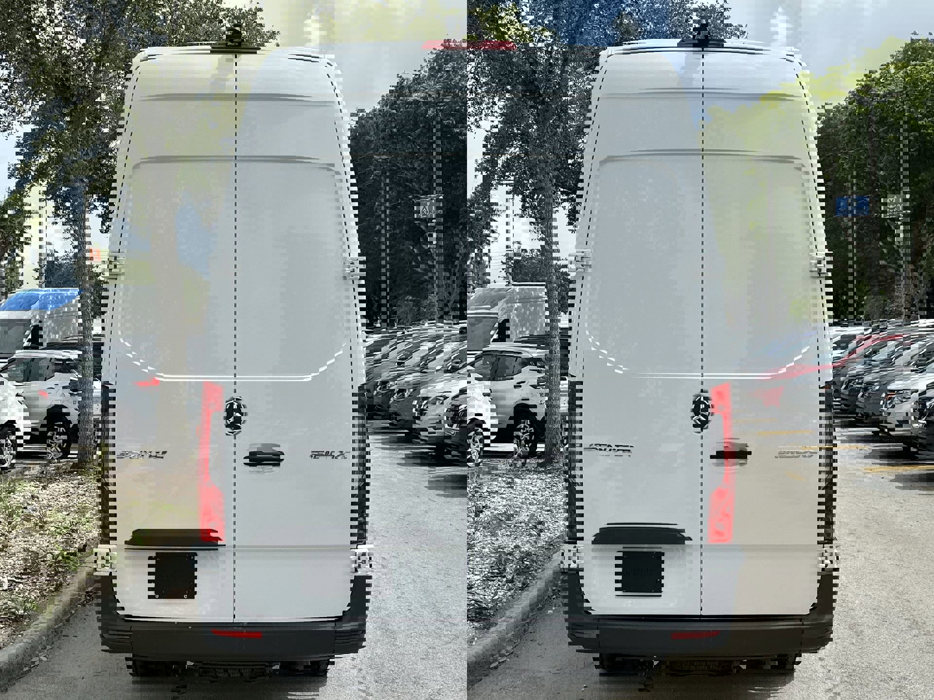 Used 2023 Mercedes-Benz Sprinter 3500 image 10