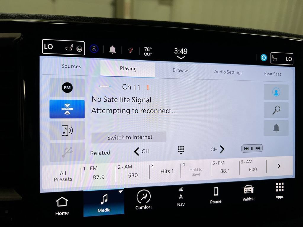 Used 2023 Chrysler Pacifica Touring-L w/ Uconnect Theater Family Group AWD/4WD image 13
