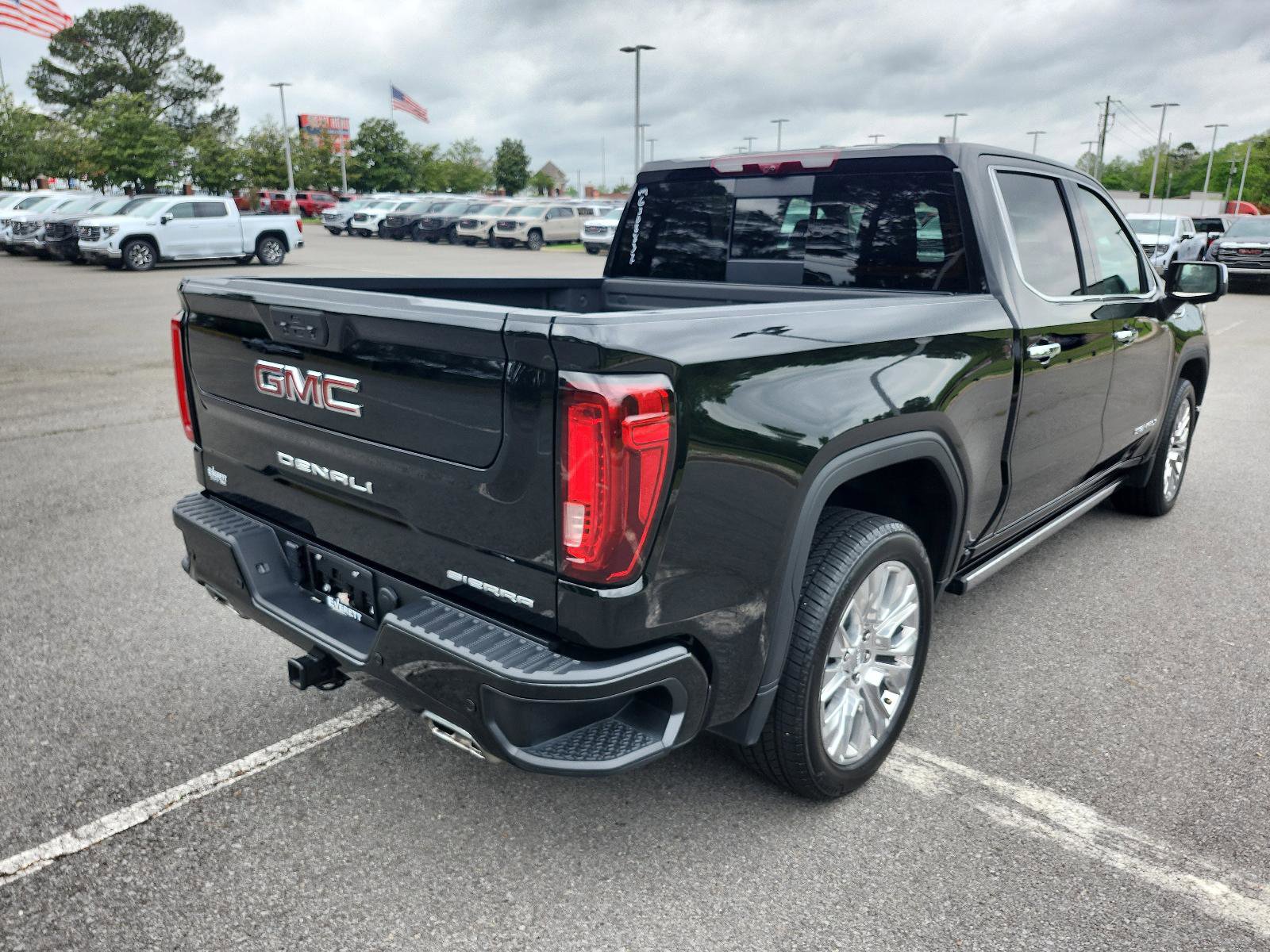 Used 2021 GMC Sierra 1500 Denali w/ Denali Ultimate Package image 3