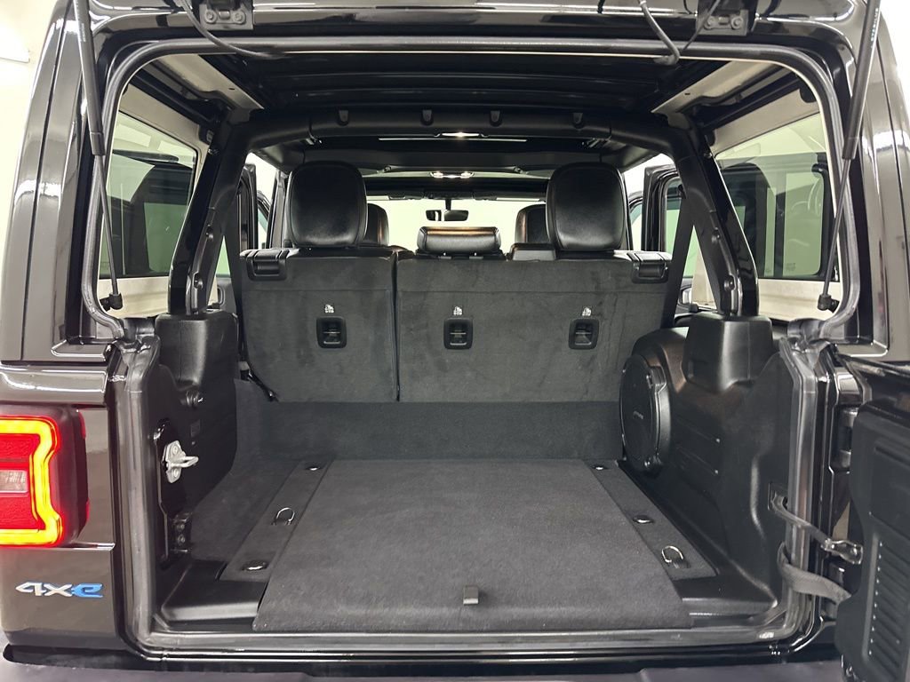 Used 2023 Jeep Wrangler Unlimited Sahara w/ Cold Weather Group image 26