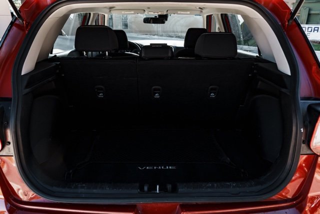 Certified 2021 Hyundai Venue SEL image 6