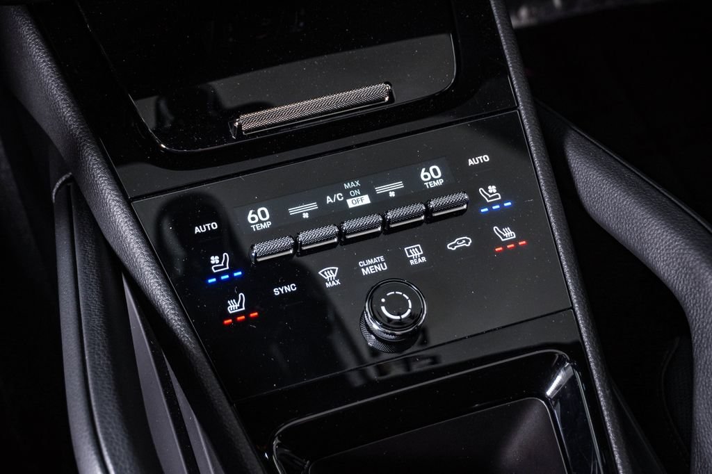 Certified 2024 Porsche Cayenne S AWD/4WD image 24