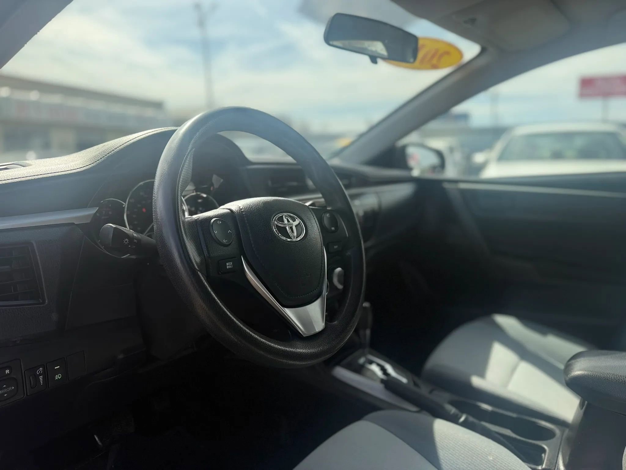 Used 2015 Toyota Corolla L image 10