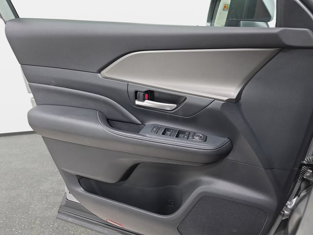 Certified 2025 Toyota Grand Highlander AWD image 27