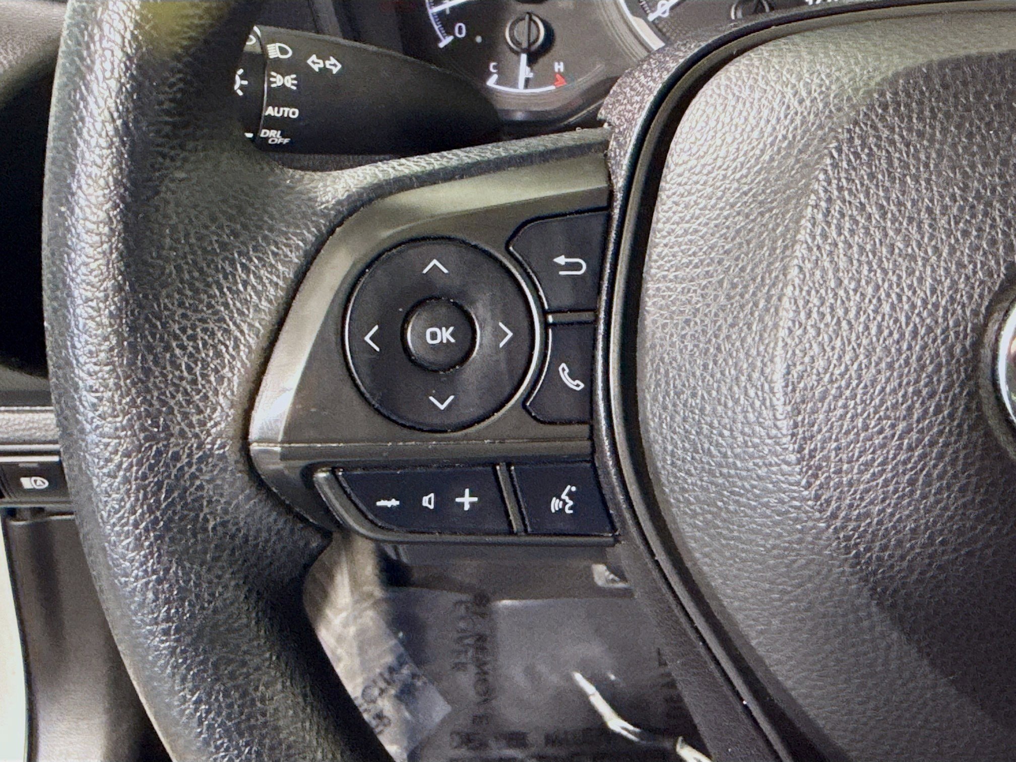 Used 2022 Toyota Corolla LE FWD image 14