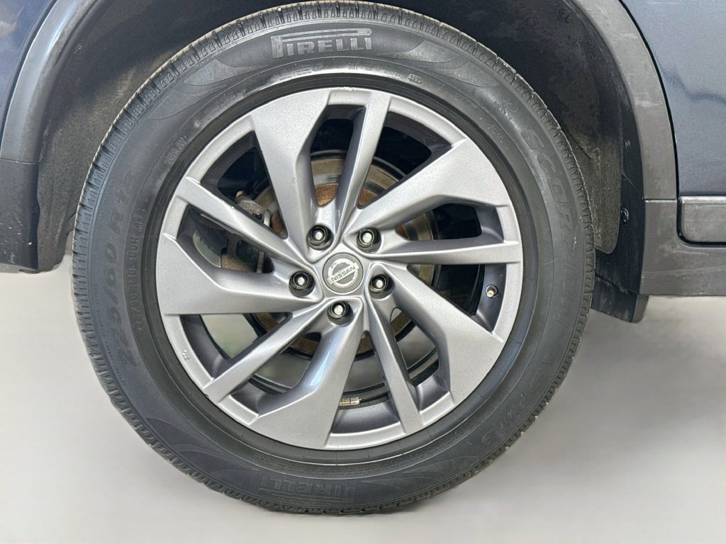 Used 2016 Nissan Rogue SL w/ SL Premium Package AWD/4WD image 32