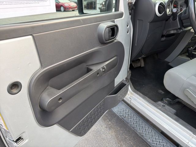 Used 2009 Jeep Wrangler Sahara image 16