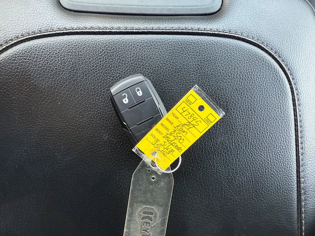 Used 2024 RAM 3500 Tradesman w/ Chrome Appearance Group image 32