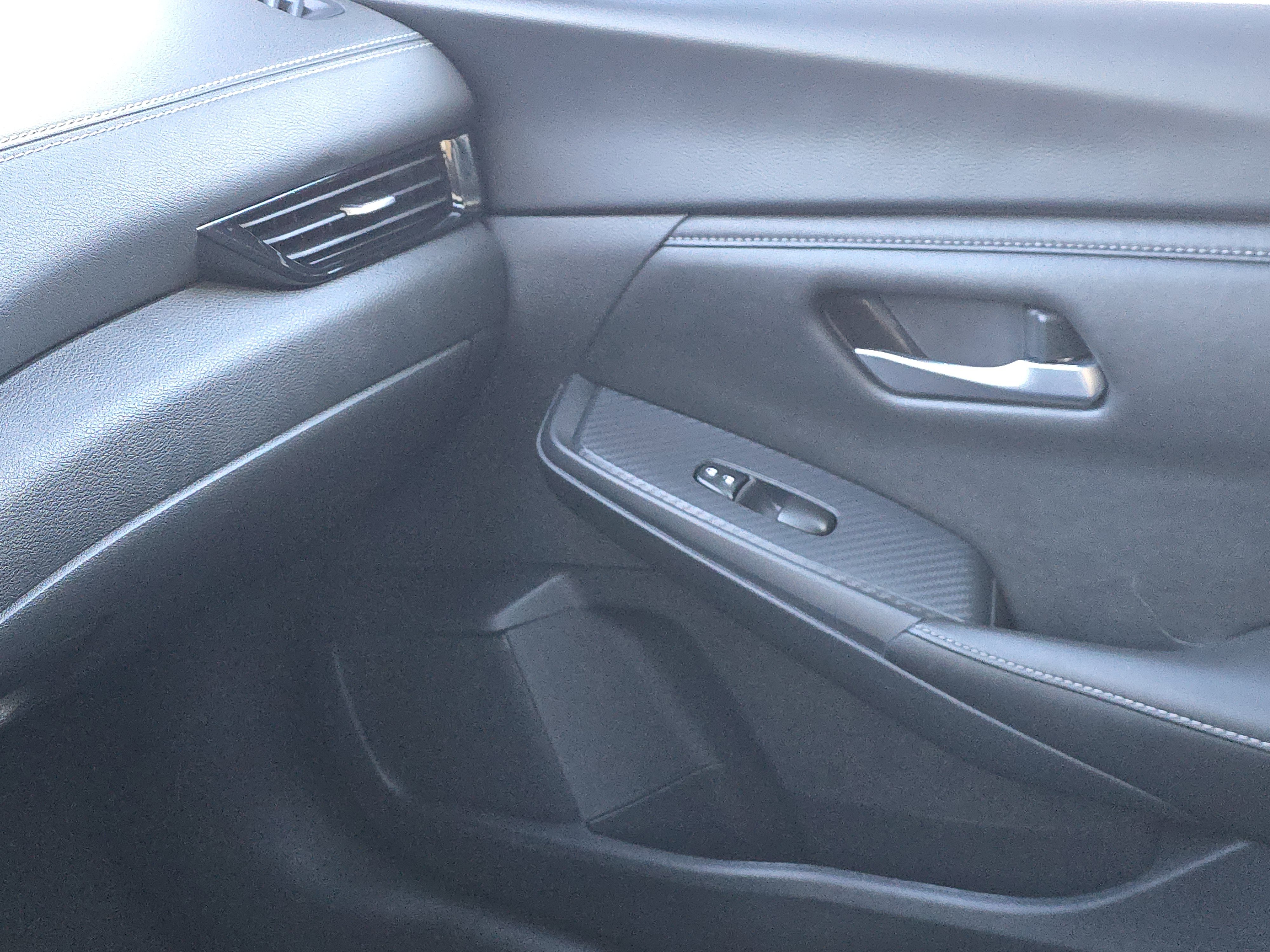 Used 2024 Nissan Sentra SV image 26