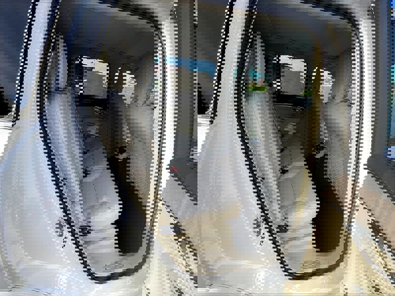 New 2026 Volvo XC90 T8 Ultra w/ Protection Package Premier image 27