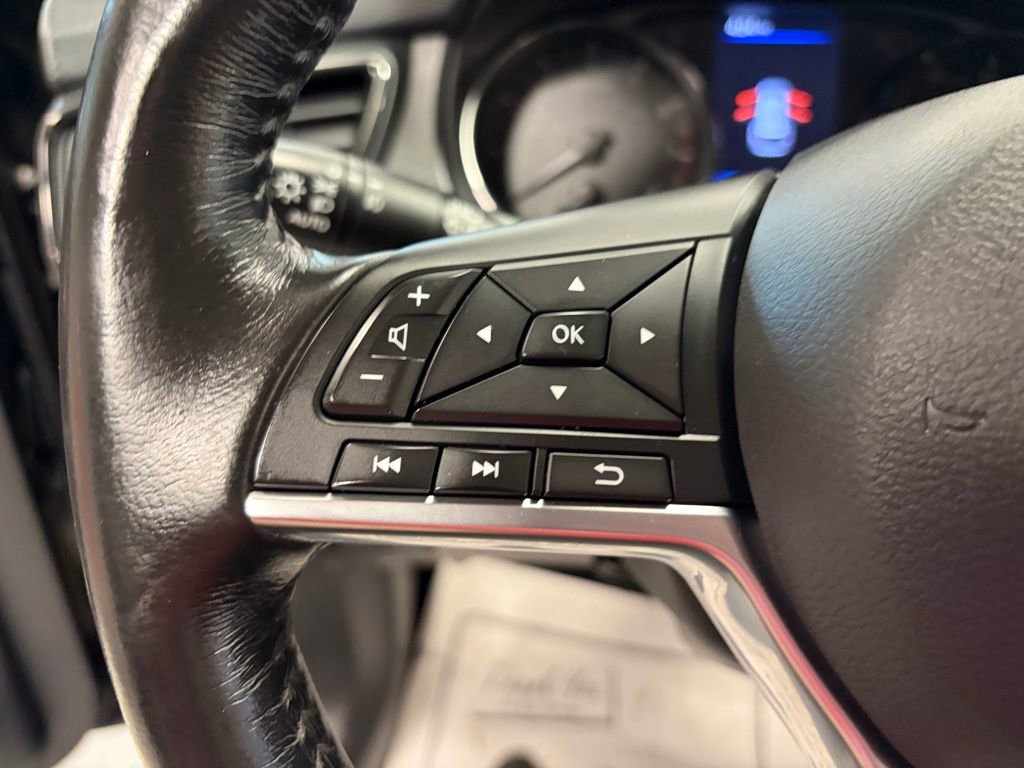 Used 2018 Nissan Rogue SL w/ Premium Package AWD/4WD image 13