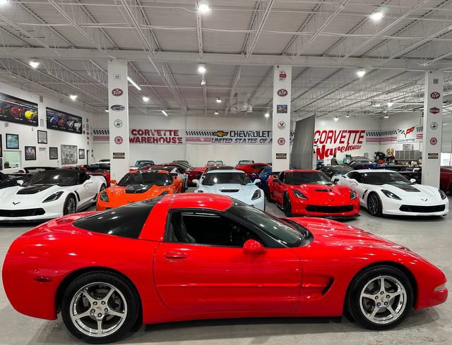 Used 2004 Chevrolet Corvette Coupe w/ Preferred Equipment Group RWD image 5
