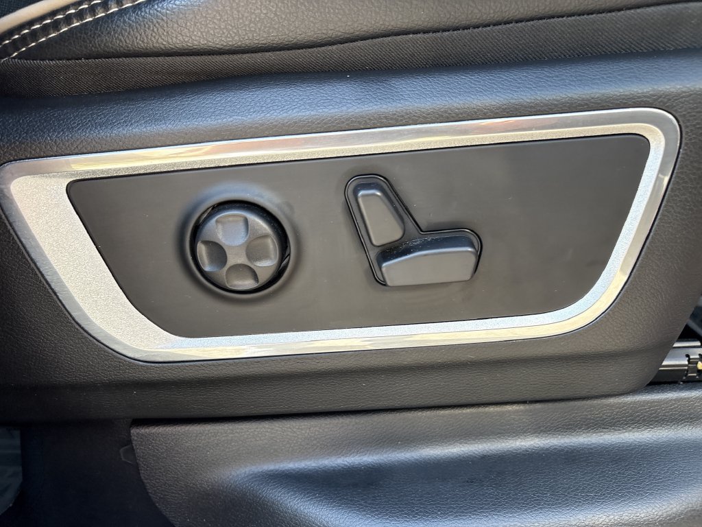 Used 2019 RAM 1500 Laramie AWD/4WD image 34