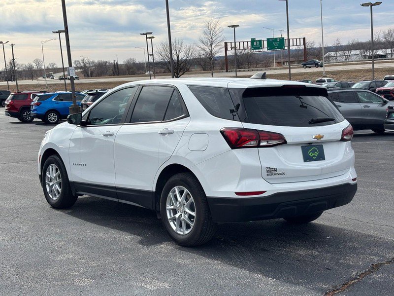 Used 2022 Chevrolet Equinox LS image 3
