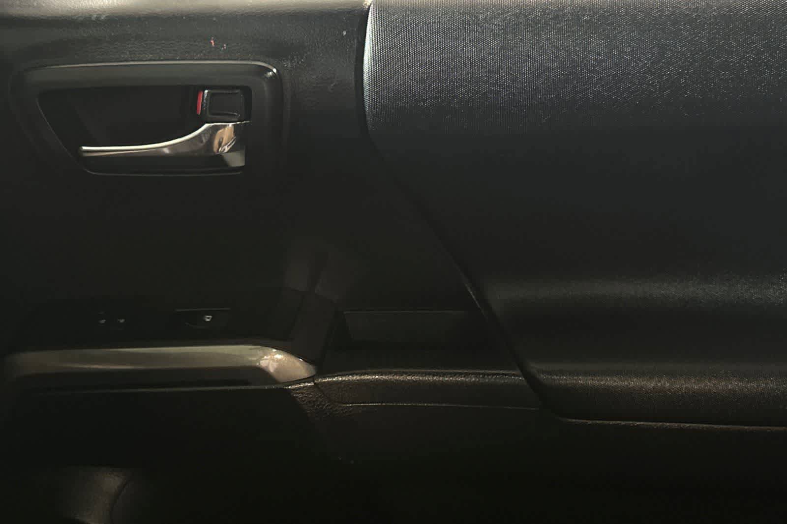 Used 2020 Toyota Tacoma TRD Off-Road image 21