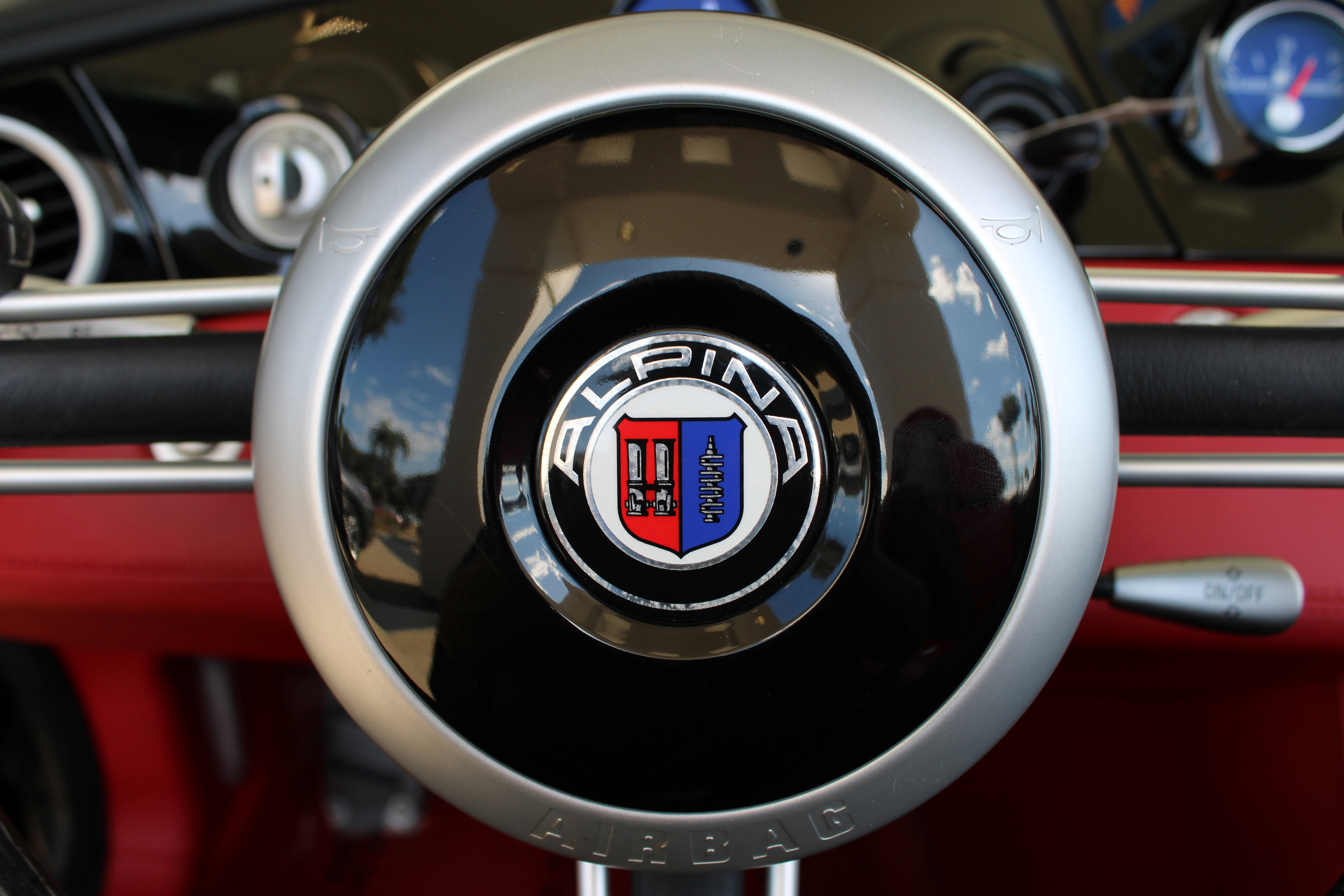 Used 2003 BMW Z8 image 27