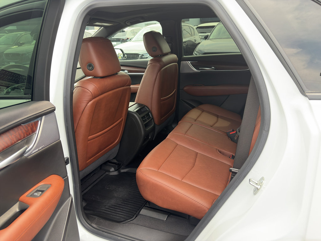Used 2024 Cadillac XT5 Sportv w/ LPO, Floor Liner Package AWD/4WD image 13