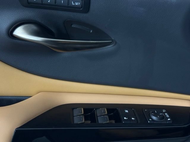 Certified 2025 Lexus ES 300h w/ Premium Package FWD image 17
