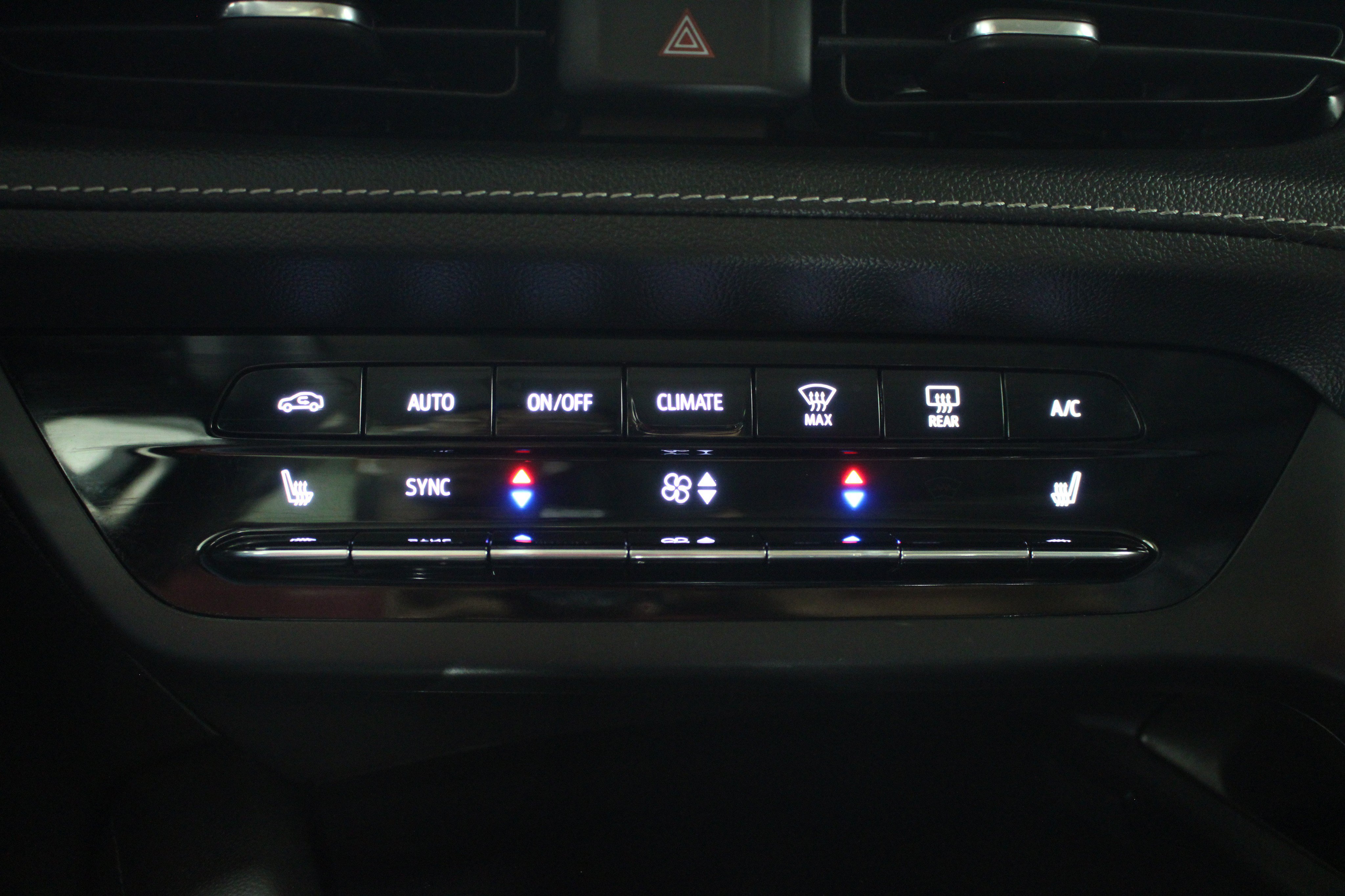 Used 2023 Buick Envision Essence AWD/4WD image 18