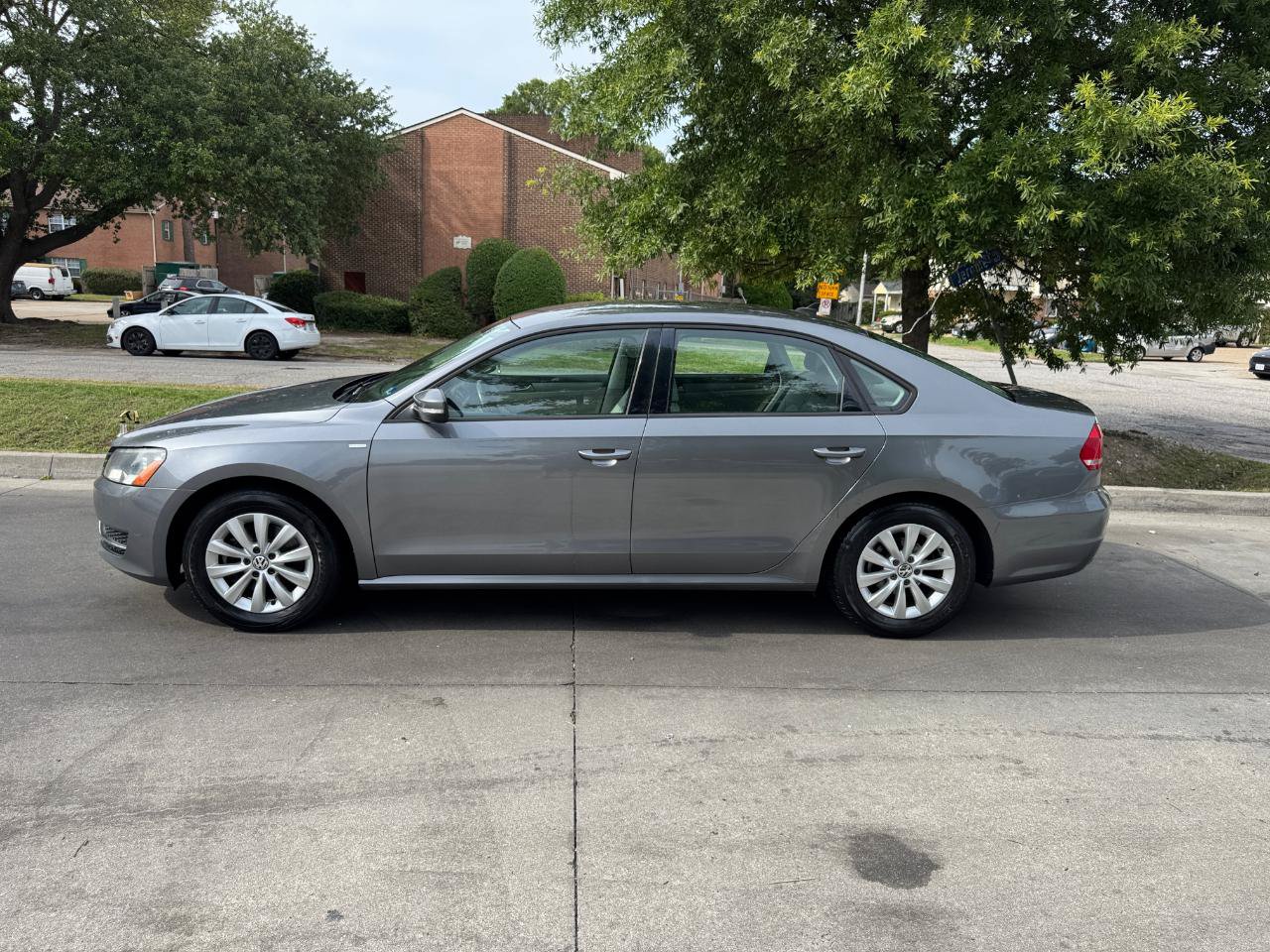 Used 2015 Volkswagen Passat 1.8T Wolfsburg Edition FWD image 3