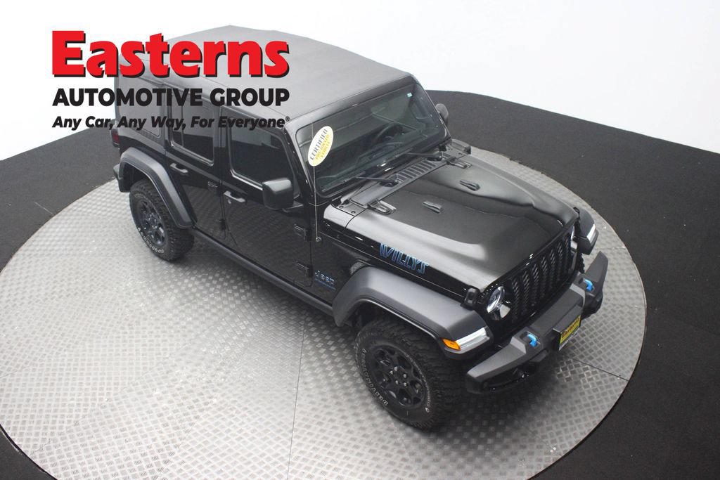 Used 2023 Jeep Wrangler Unlimited w/ Cold Weather Group AWD/4WD image 3