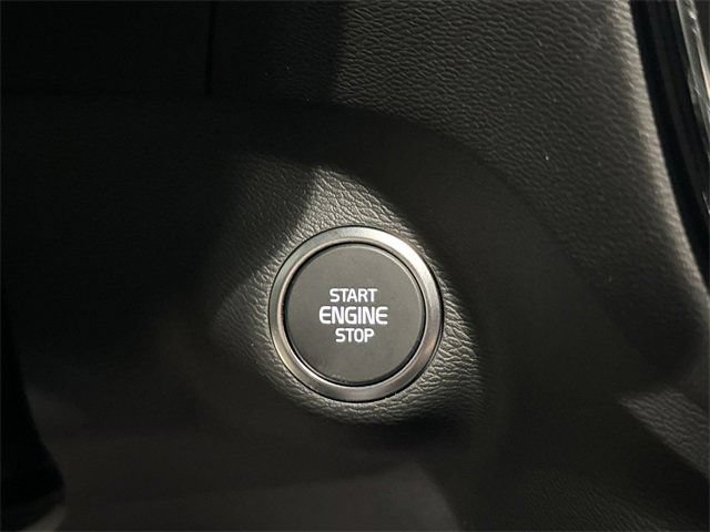 New 2025 Volvo XC40 B5 Core w/ Protection Package Premier AWD/4WD image 18