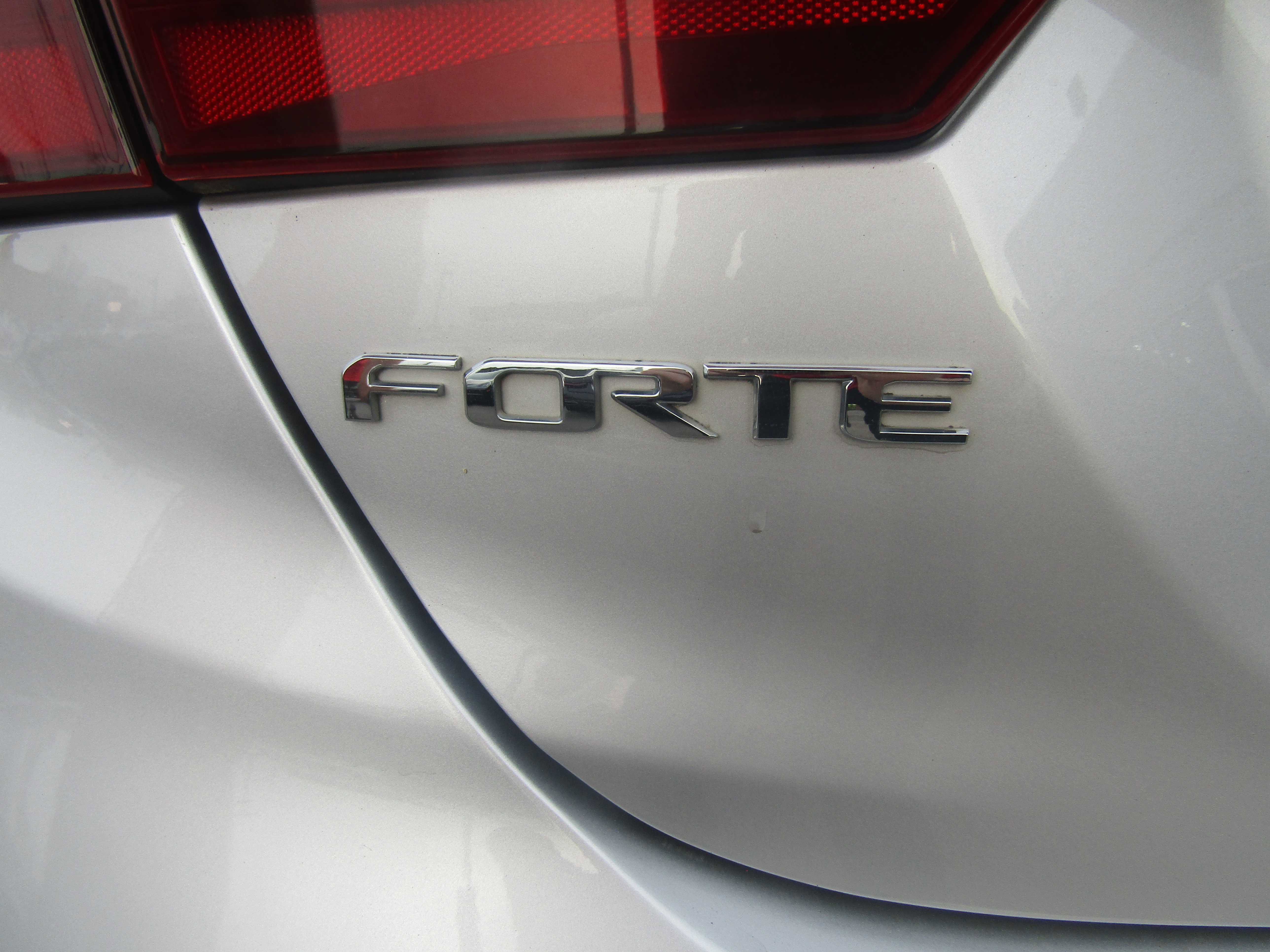 Used 2019 Kia Forte LXS image 7