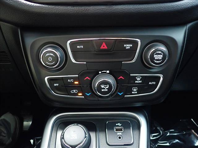 Used 2018 Jeep Compass Latitude w/ Popular Equipment Group AWD/4WD image 18