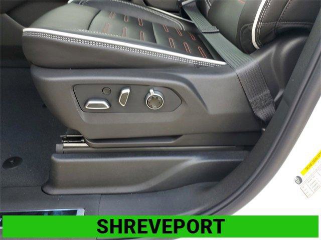 New 2026 GMC Yukon AT4 Ultimate w/ LPO, Floor Liner Package image 13