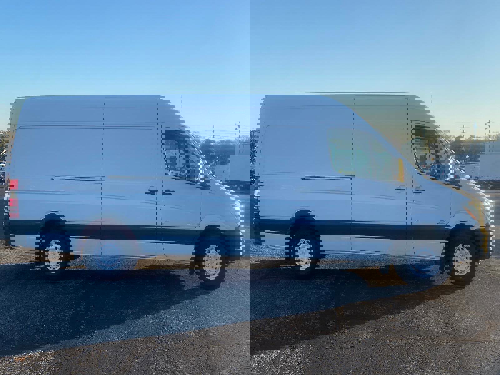 Used 2015 Freightliner Sprinter 2500 image 4