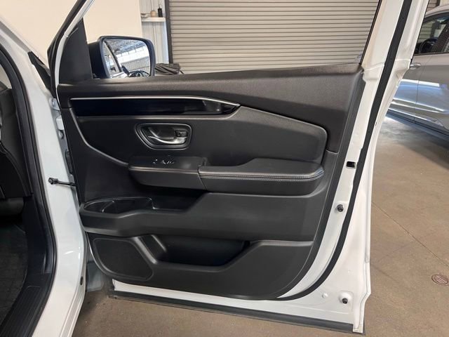 Used 2024 Honda Pilot Touring image 12