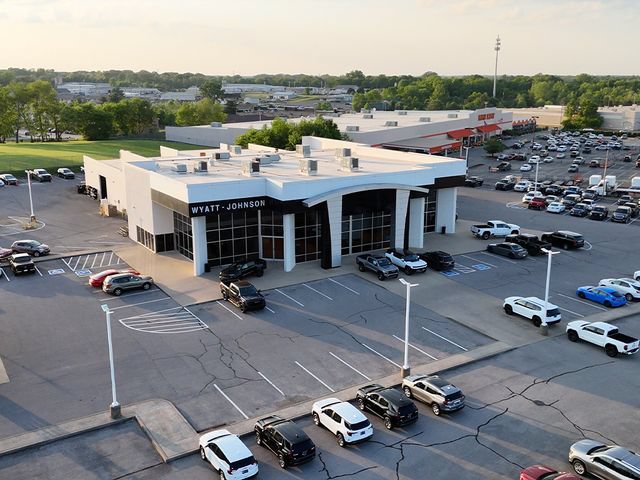 Used 2021 Chevrolet Silverado 1500 LTZ AWD/4WD image 9