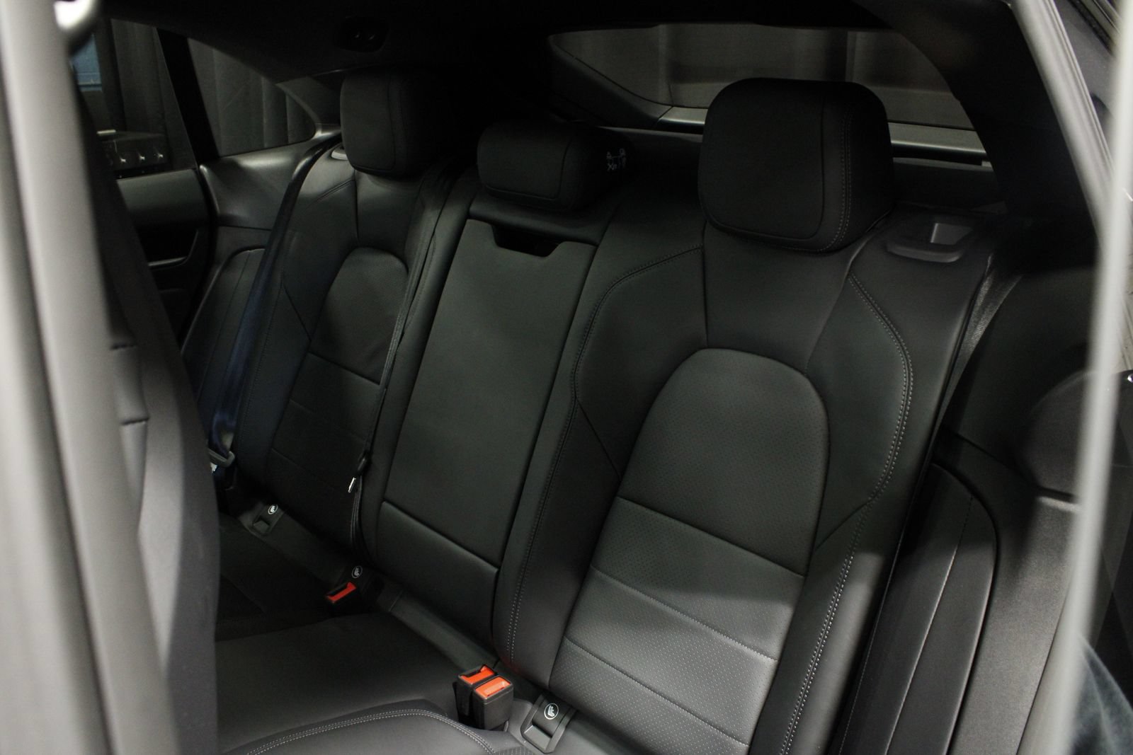 New 2026 Porsche Macan 4 Electric AWD/4WD image 35