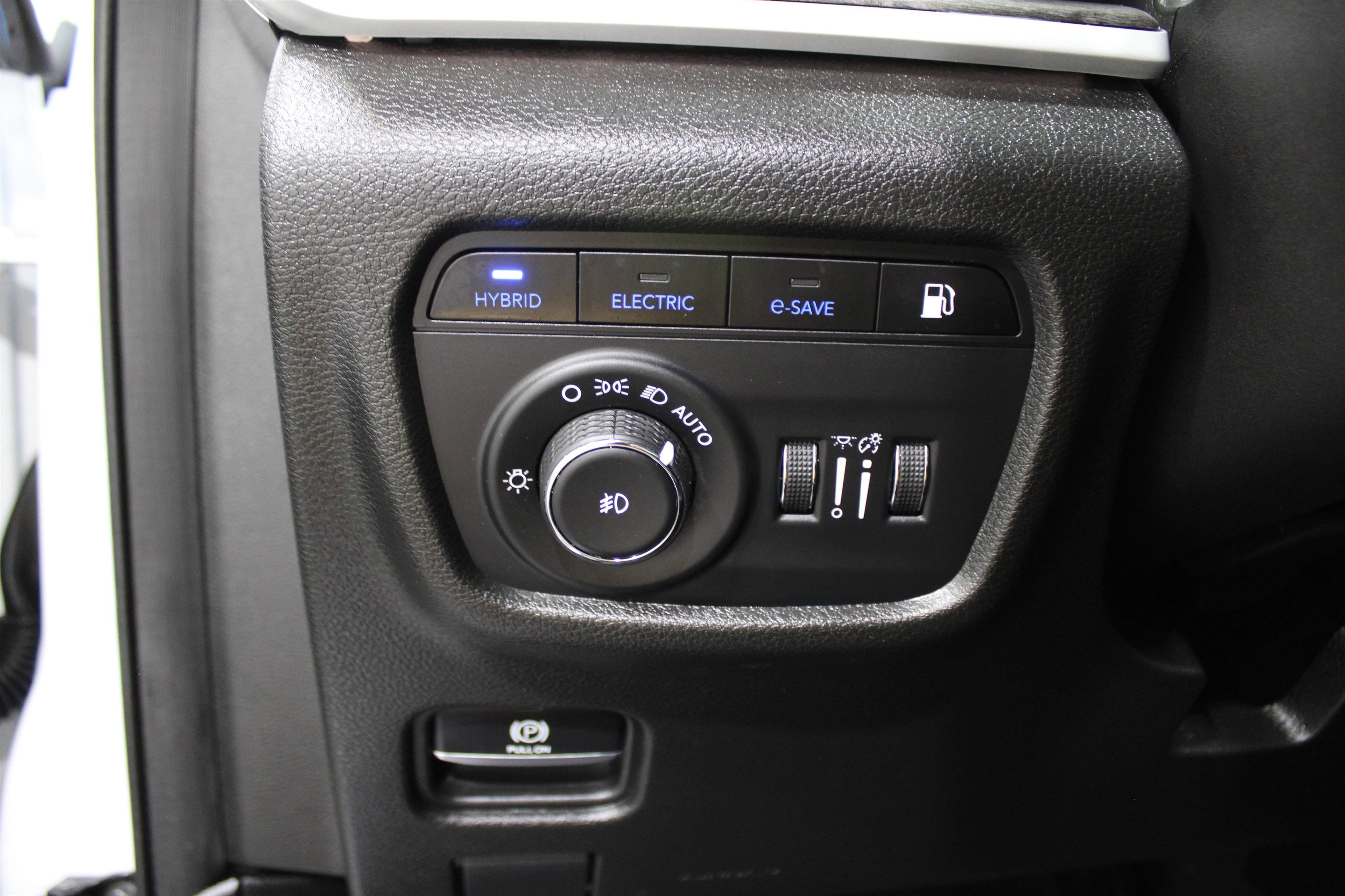 Used 2022 Jeep Grand Cherokee Limited 4xe image 9